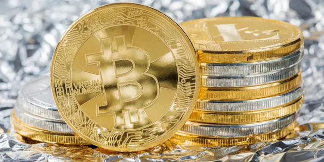Bitcoin supera los $35,000 tras especulaciones de aprobaciones de ETFs